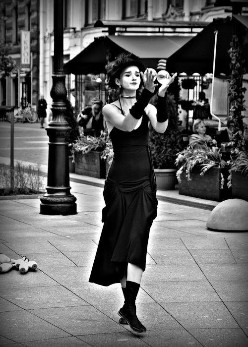 Mim Pantomime Street Performers