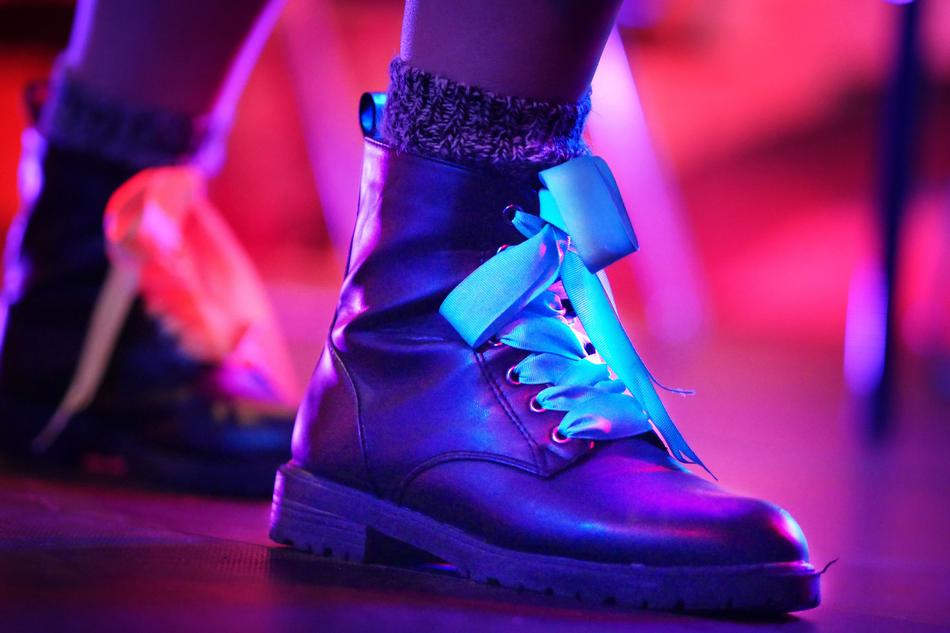 blue neon laces on womens boots