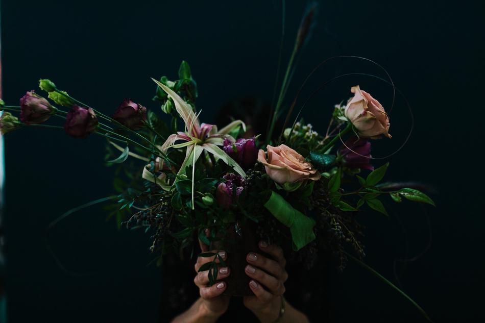 a big bouquet of flowers in the night