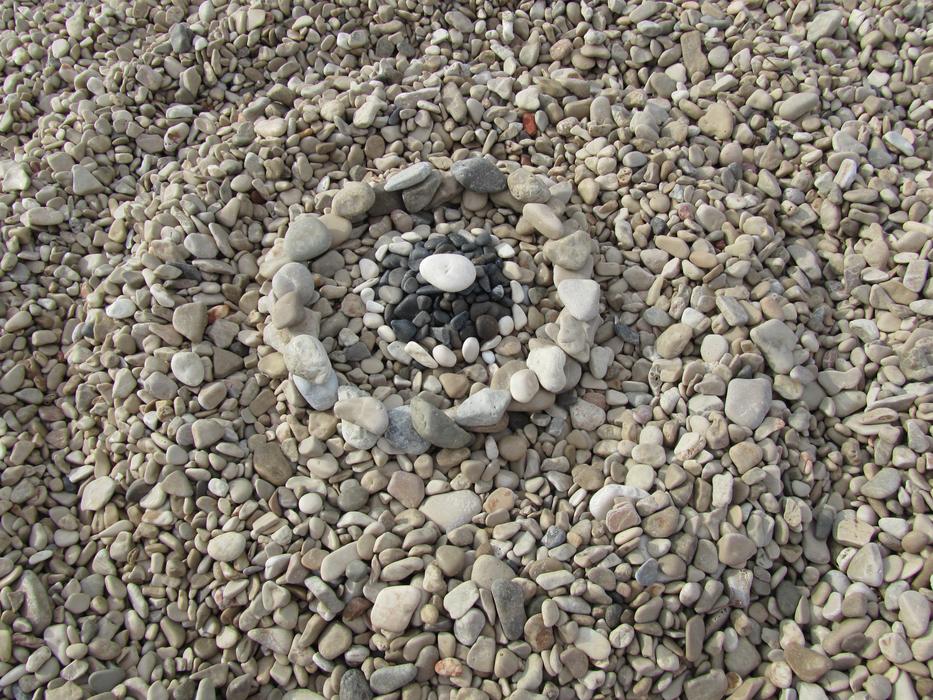 The round Stones Beach