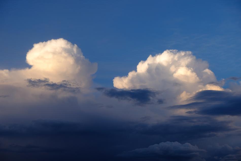 cloudy weather in blue sky landscape
