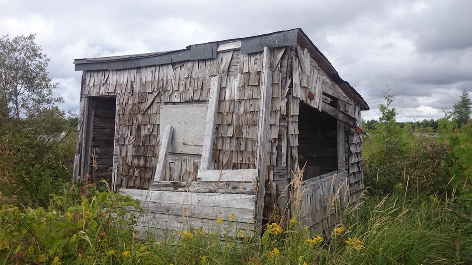 an old forgotten barn