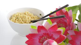 boiled noodles with flowers
