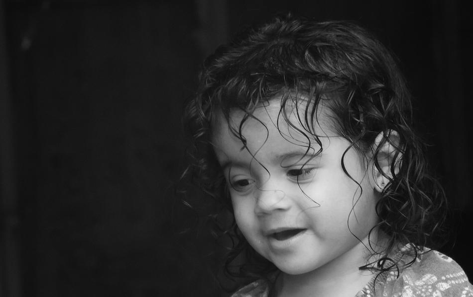 Black and white photo with the portrait of the cute Isabel