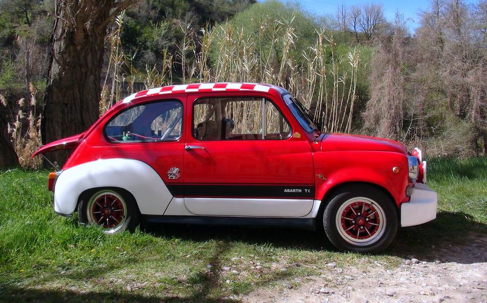 Seat Six Hundred Red