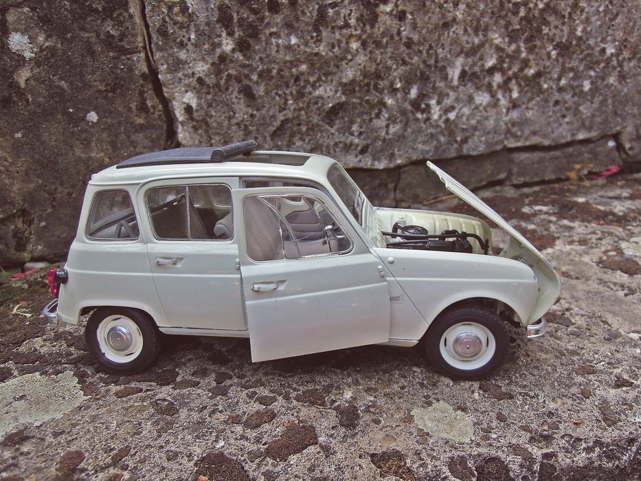 Renault R4 Model