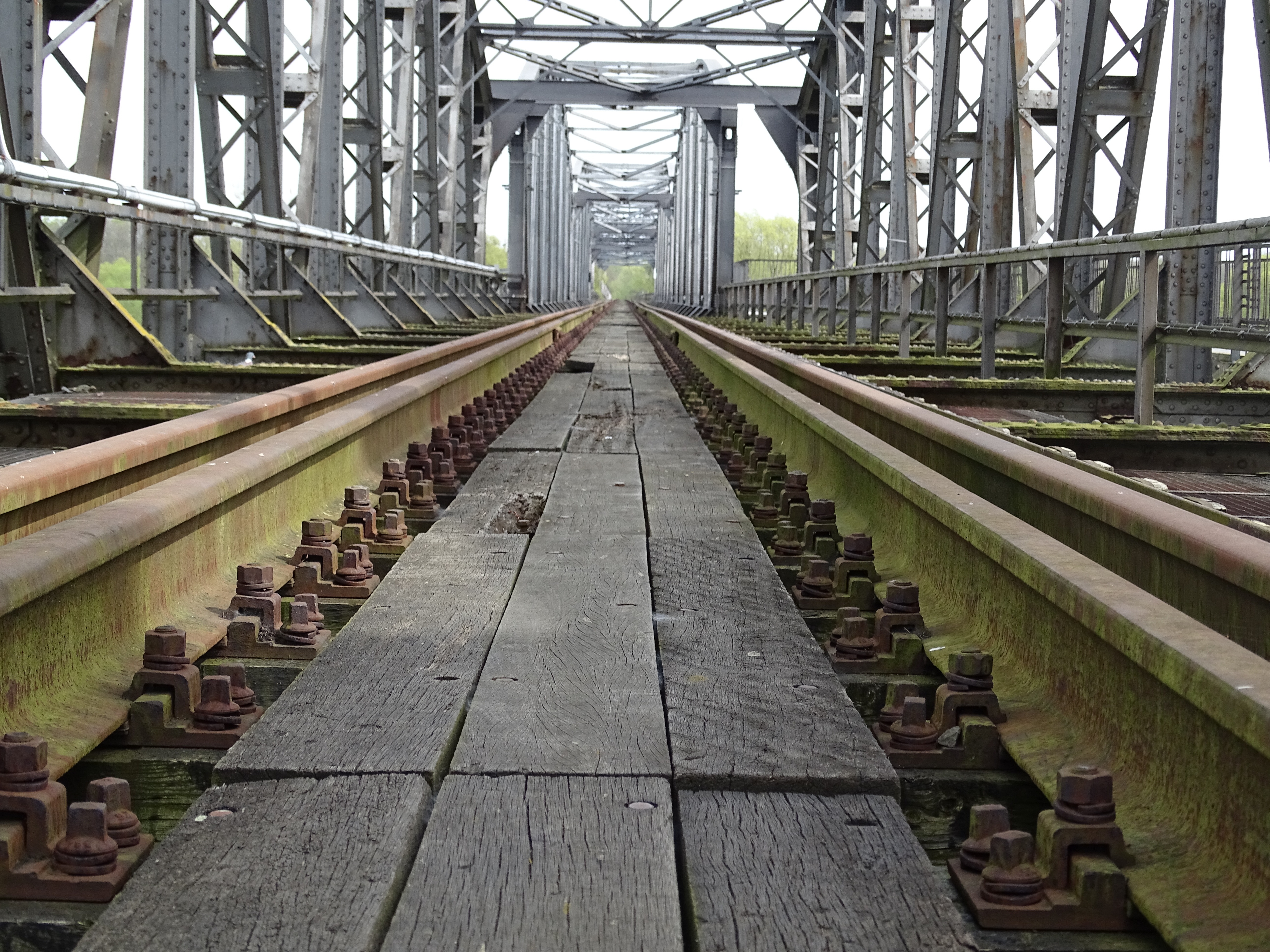 Фото железные мосты