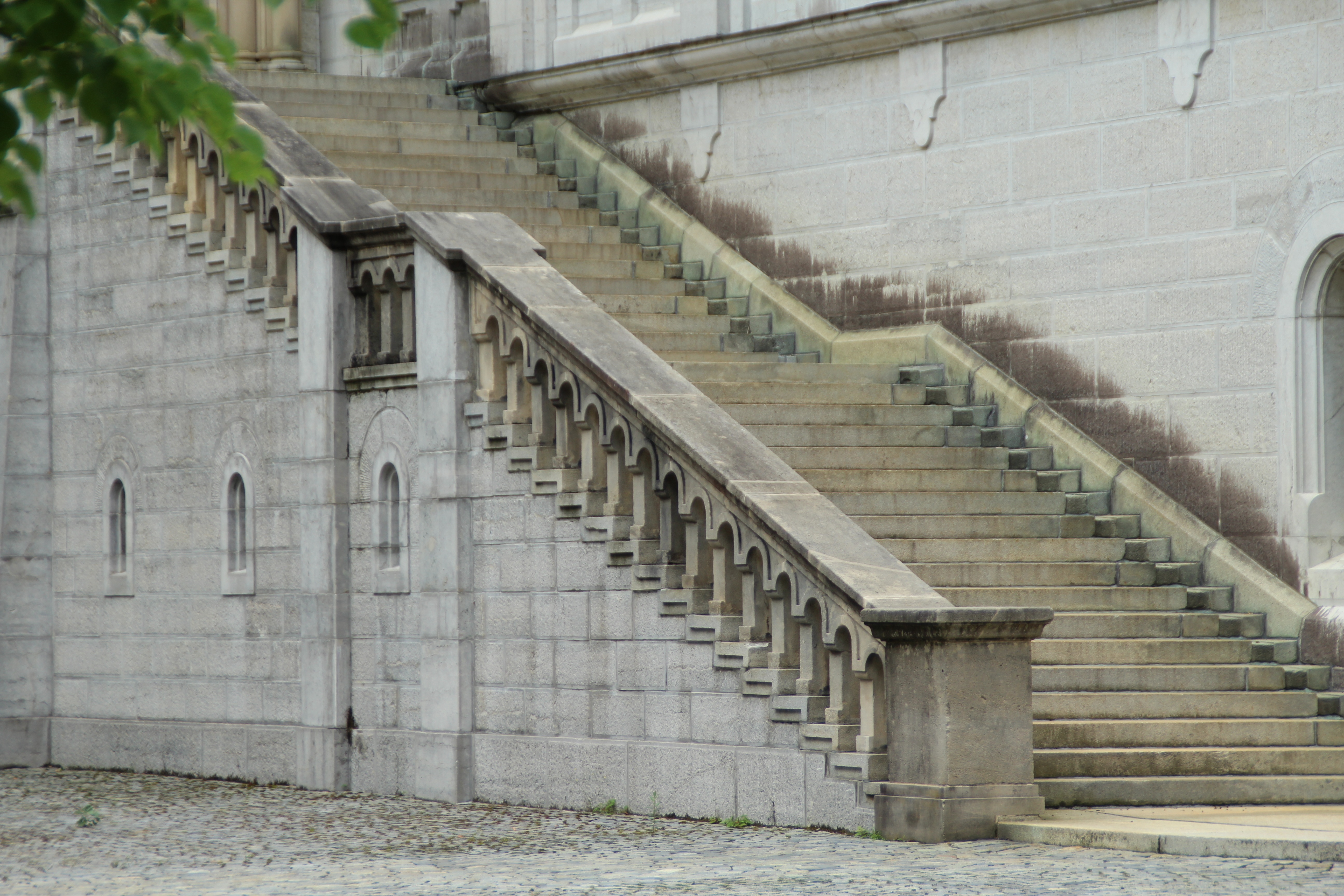 Виды ступеней. Замок Нойшванштайн лестницы. Каменная лестница Гарибальди. Каменная лестница сбоку. Замок Нойшванштайн винтовая лестница..