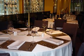restaurant table setting