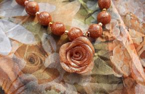 jewelry flowers beads look