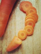 sliced carrots in circles