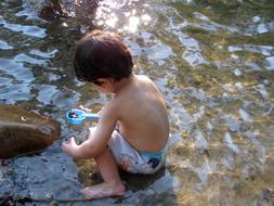 poco river and kid play