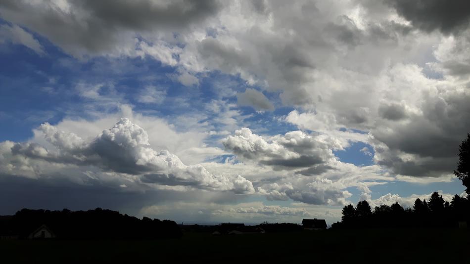 sky clouds landscape view is beautiful