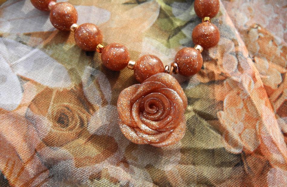 jewelry flowers beads look