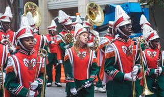 parade street band in New Orleans