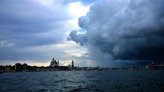 Venice Thunderstorms Horizon view