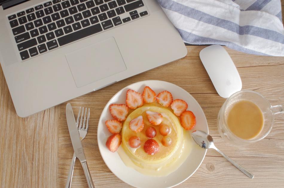 pancakes in strawberry sauce