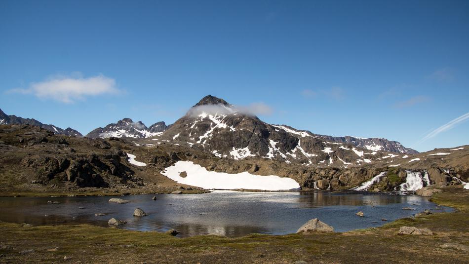 Mountain Lake Wilderness view
