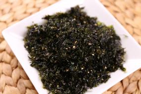 sliced nori sheet