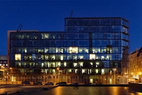 Building Glass Architecture