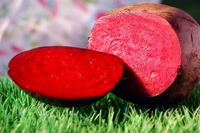 Beets Grass Red