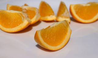 orange sweet slices