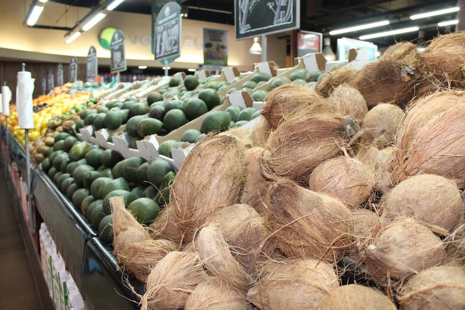fresh avacado fruit