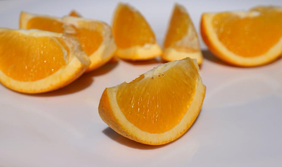 orange sweet slices