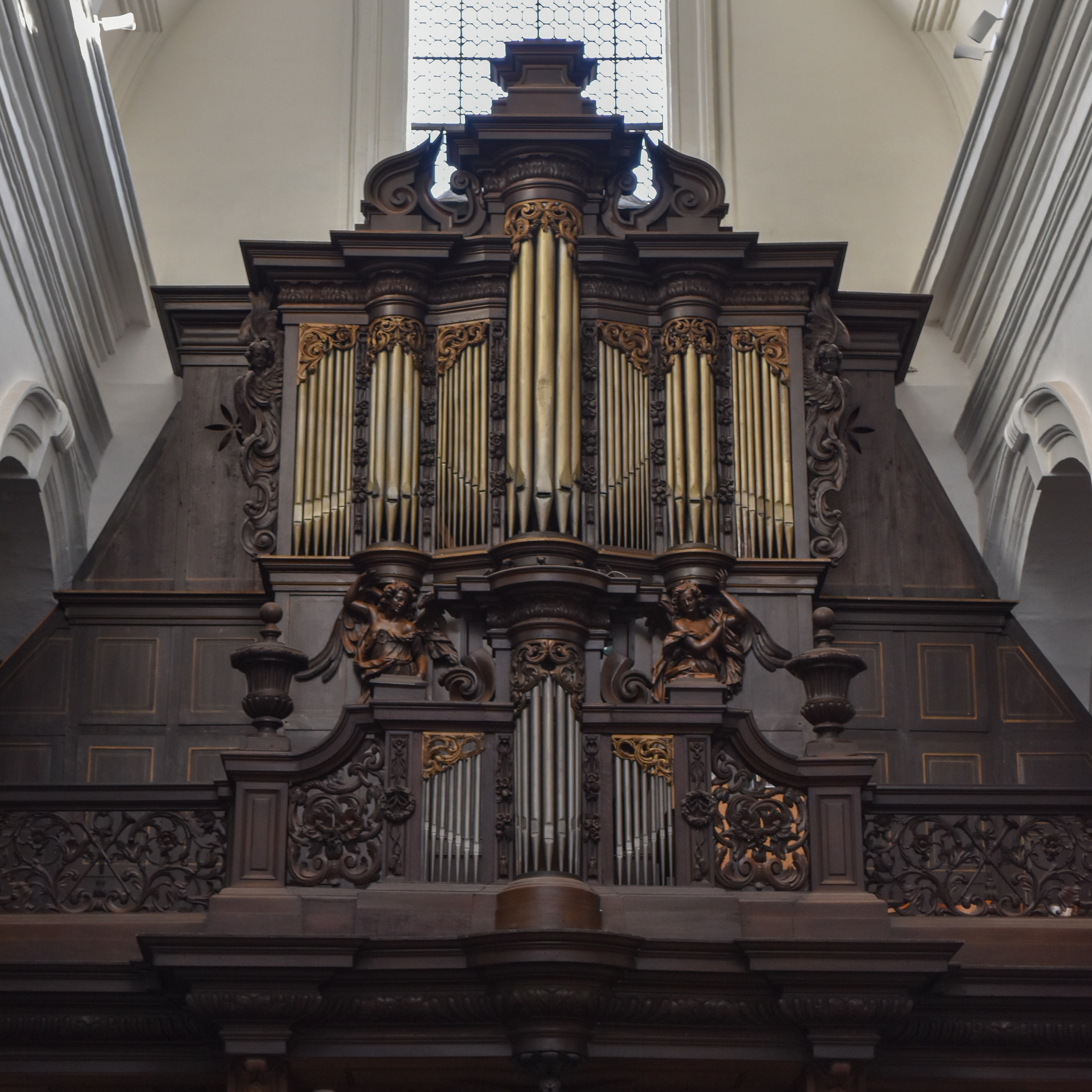 Самый древний орган. Орган. Церковный орган. Старинный орган. Орган музыкальный.