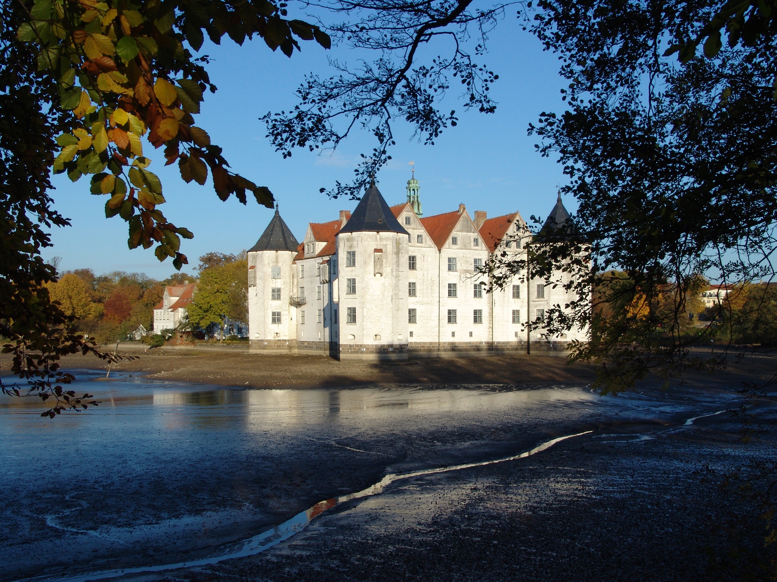 Glücksburg Castle Mecklenburg free image download