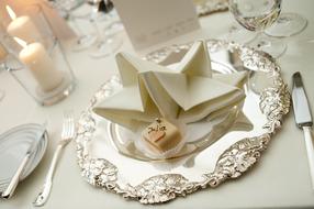 white napkins on a tray