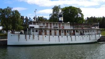 Ship Tour Cruise