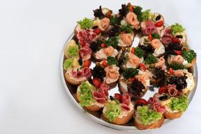 Vegetable snack with seafood