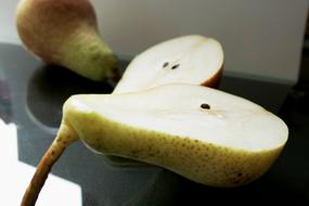 fresh sliced pears