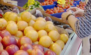 sweet apple market