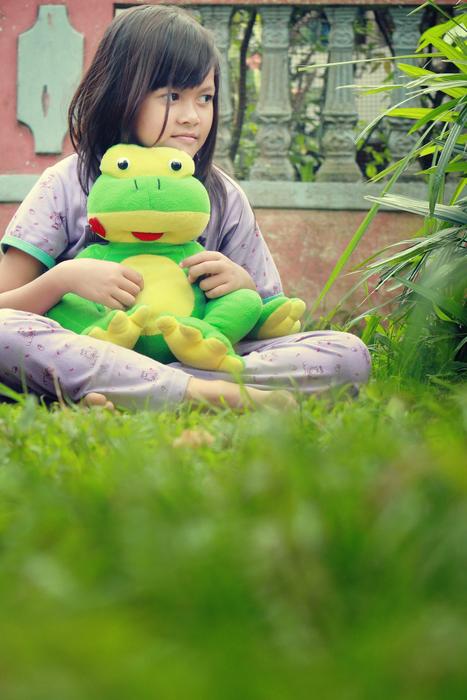 Kids Girl and Beauty frog toy