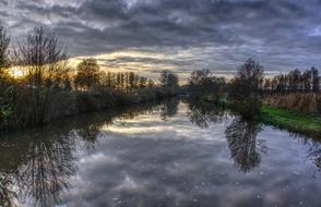 Water Mirroring Reflection