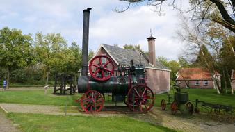 red wheels green train