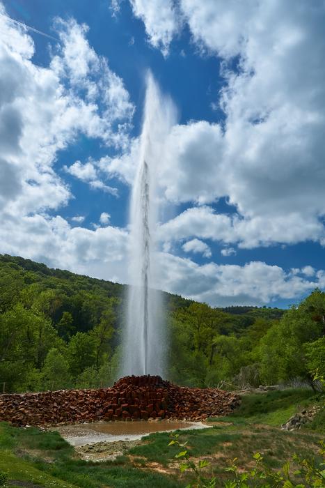 fountain pouring up