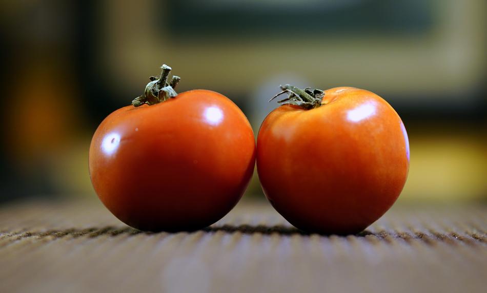 delicious red tomatoes