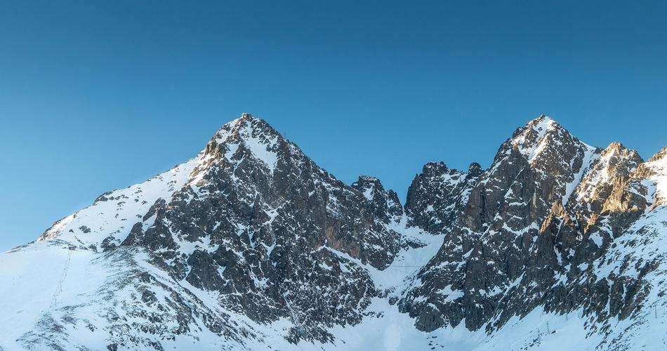 Mountains Crest The Of