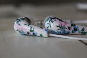 Headphones White Flowers