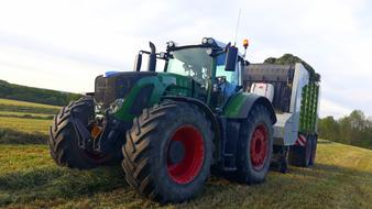 Tractor Silage Cereals