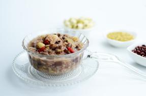 Oatmeal dessert with berries