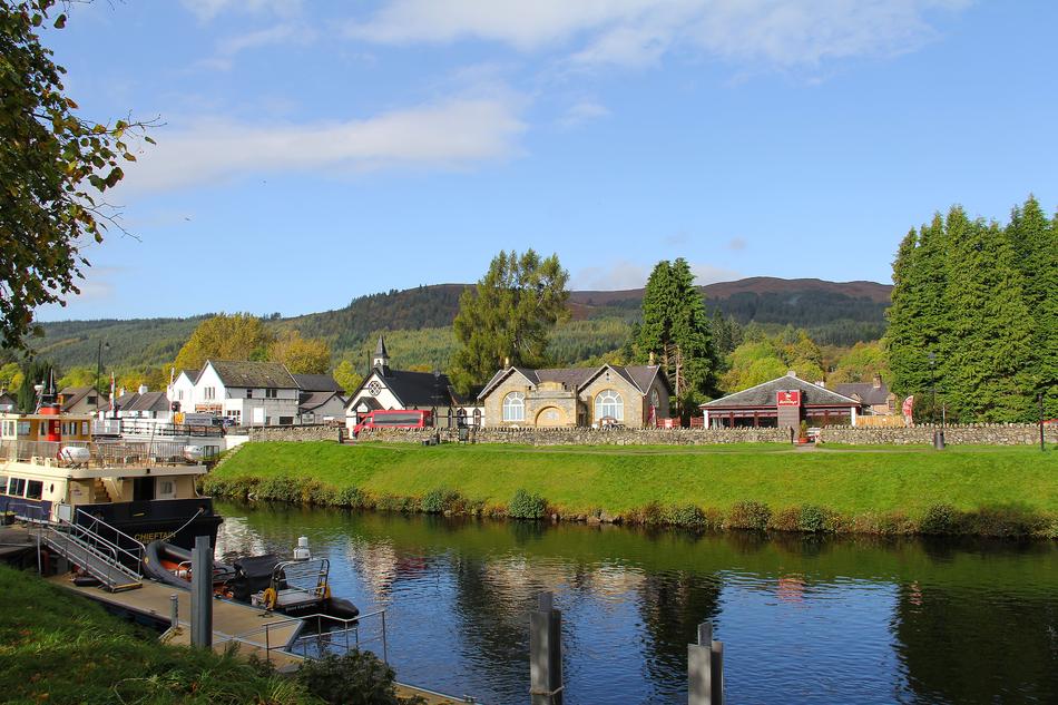 Scottish House Lake in coutryside