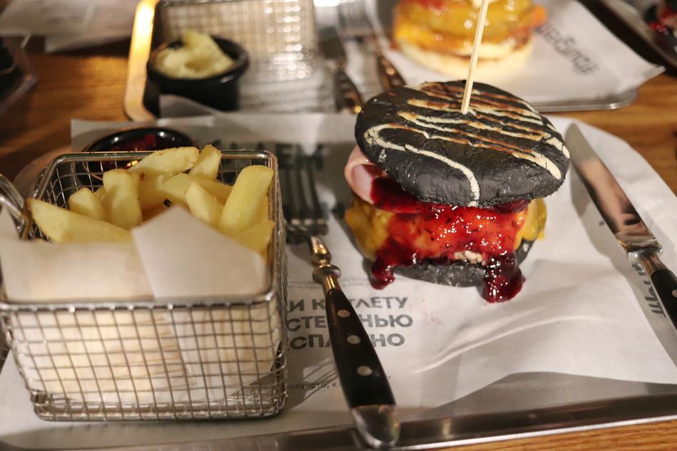 delicious burger with potatoes