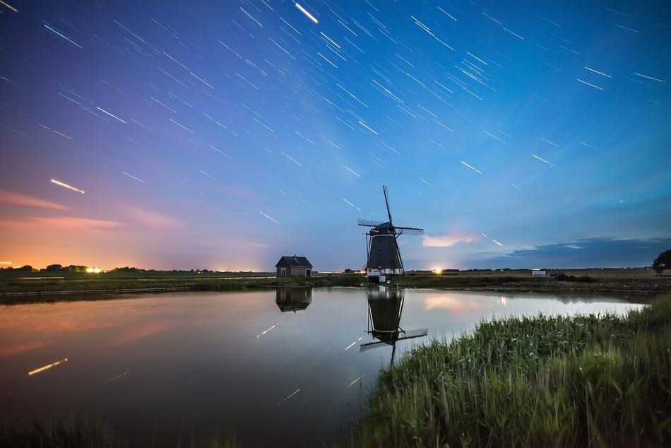 Windmill Star Traces