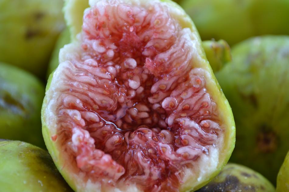sliced exotic fruit
