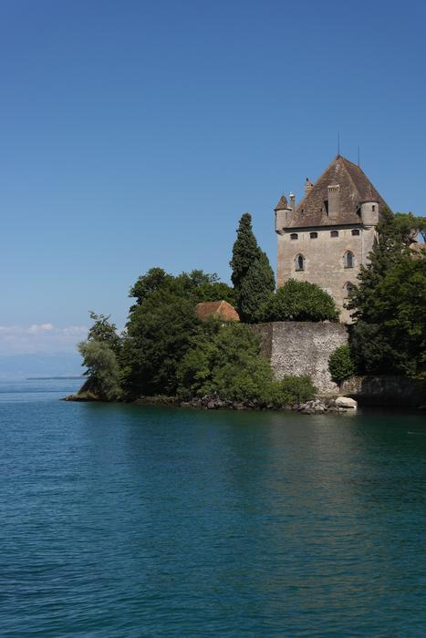 Castle Lake Yvoire