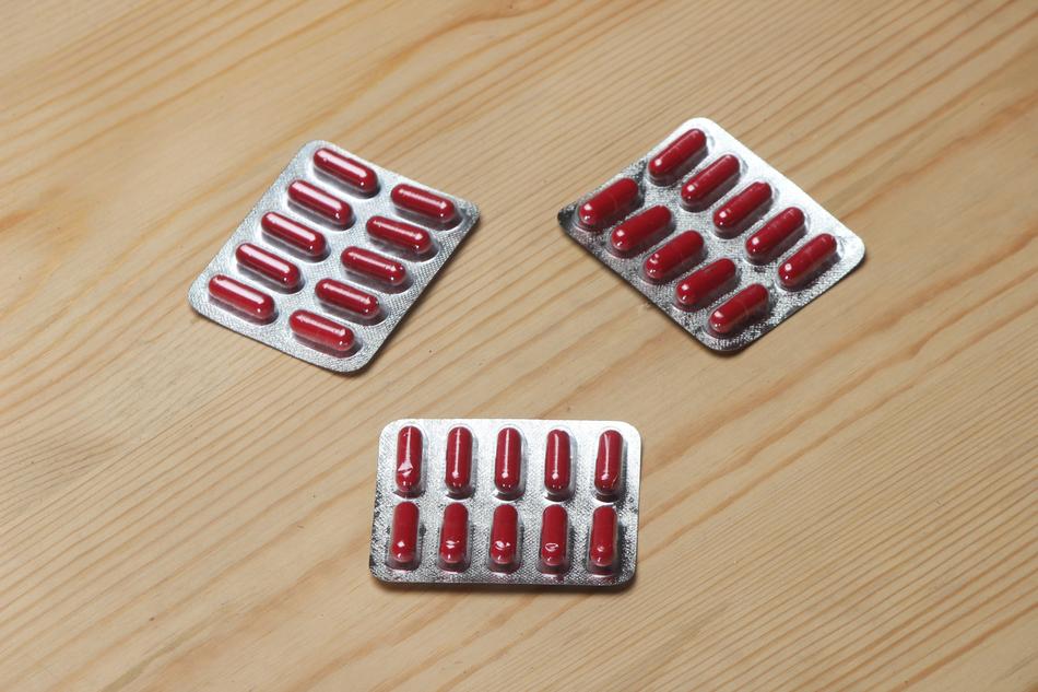 Red Capsule Blister